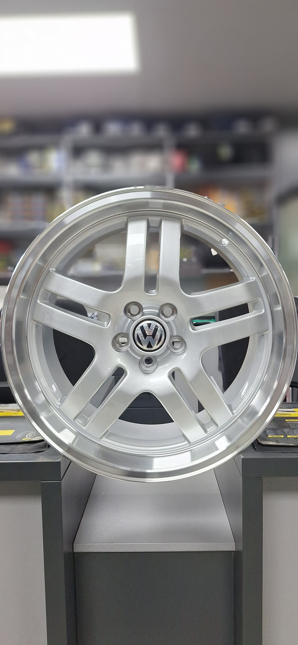 LONG BEACH 5/100/17"17X7/ET-38 (PRICE PER SET)
