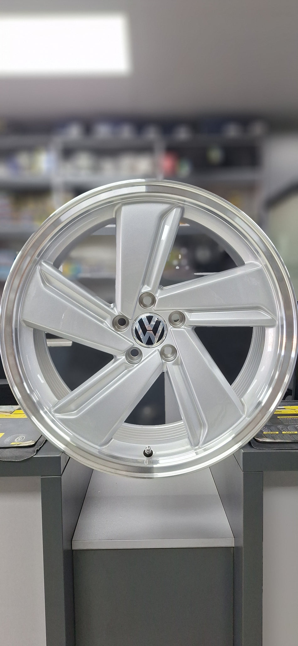 POLO 5/100/17"/17X8/ET-30 (PRICE PER SET)