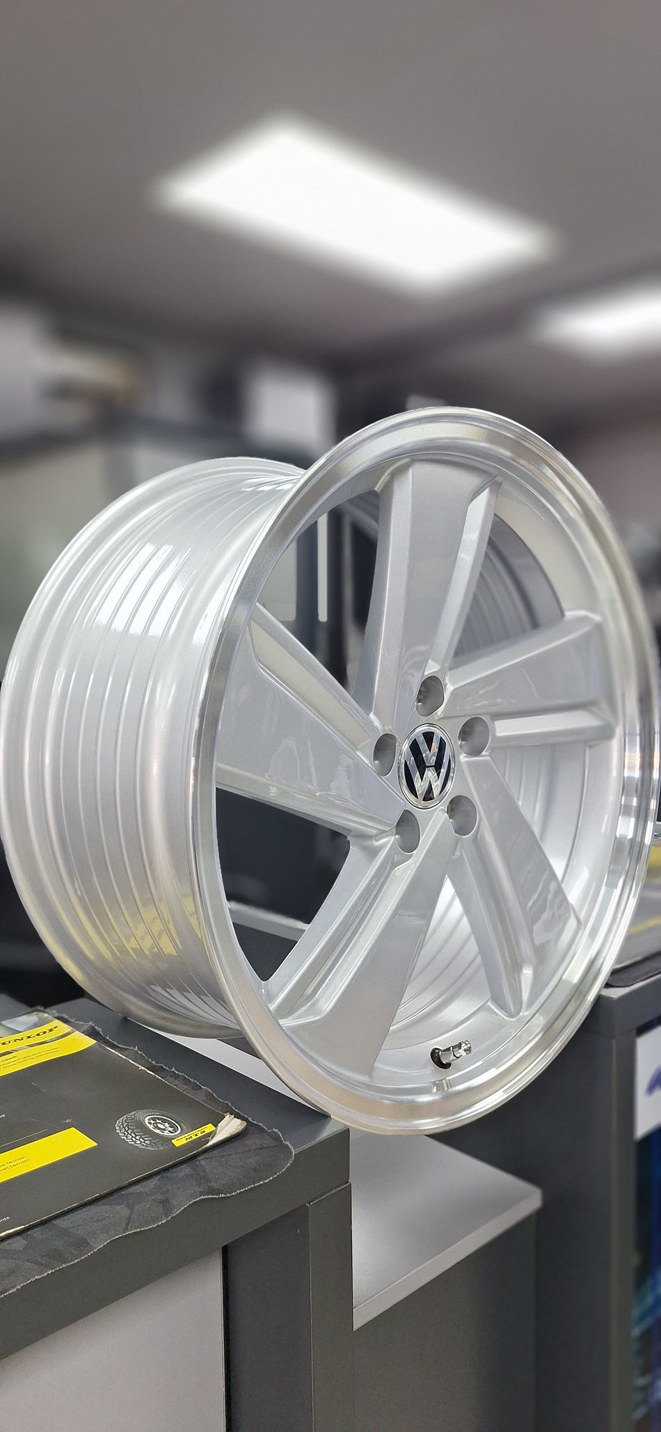 POLO 5/100/17"/17X8/ET-30 (PRICE PER SET)