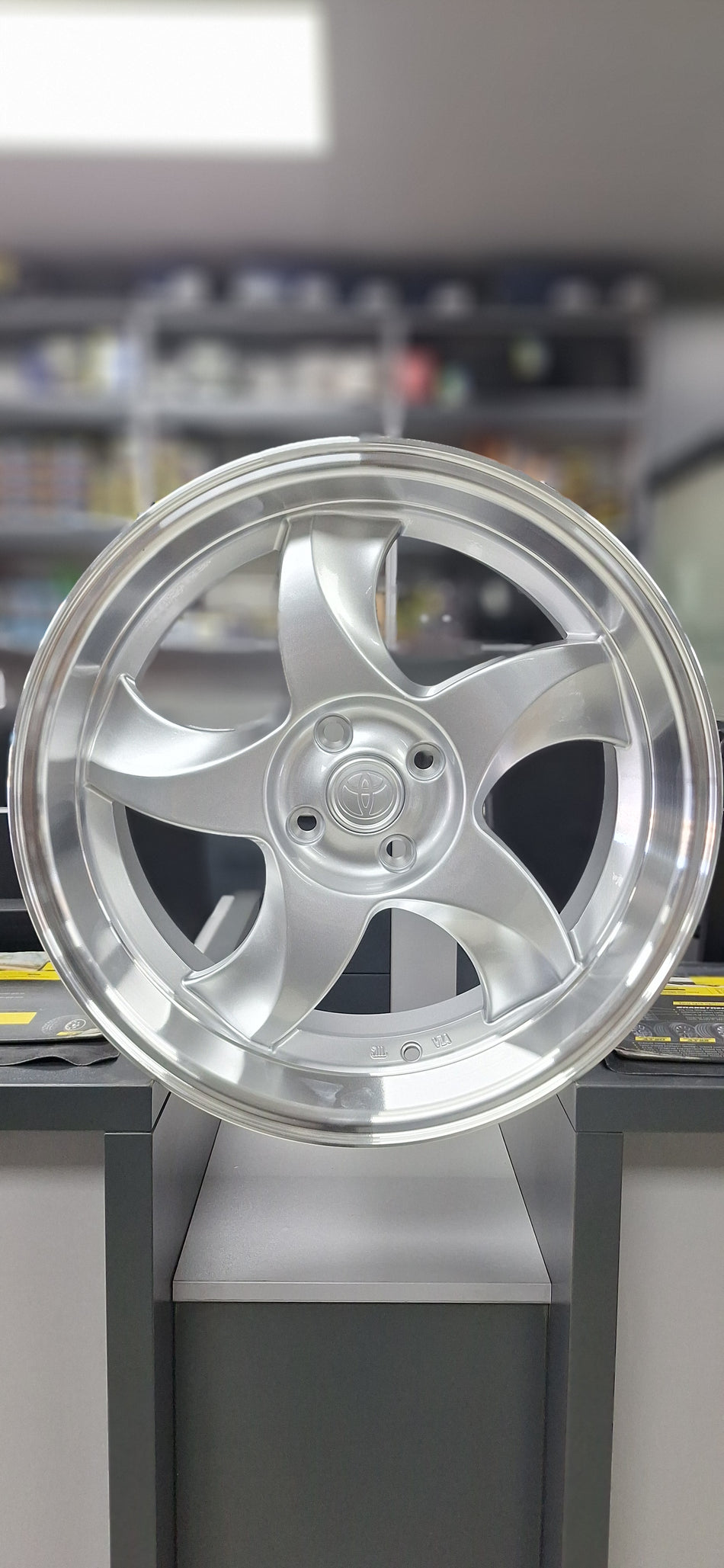 RXI BLADE 4/100/17"/17X8.5/ET-20 (PRICE PER SET)