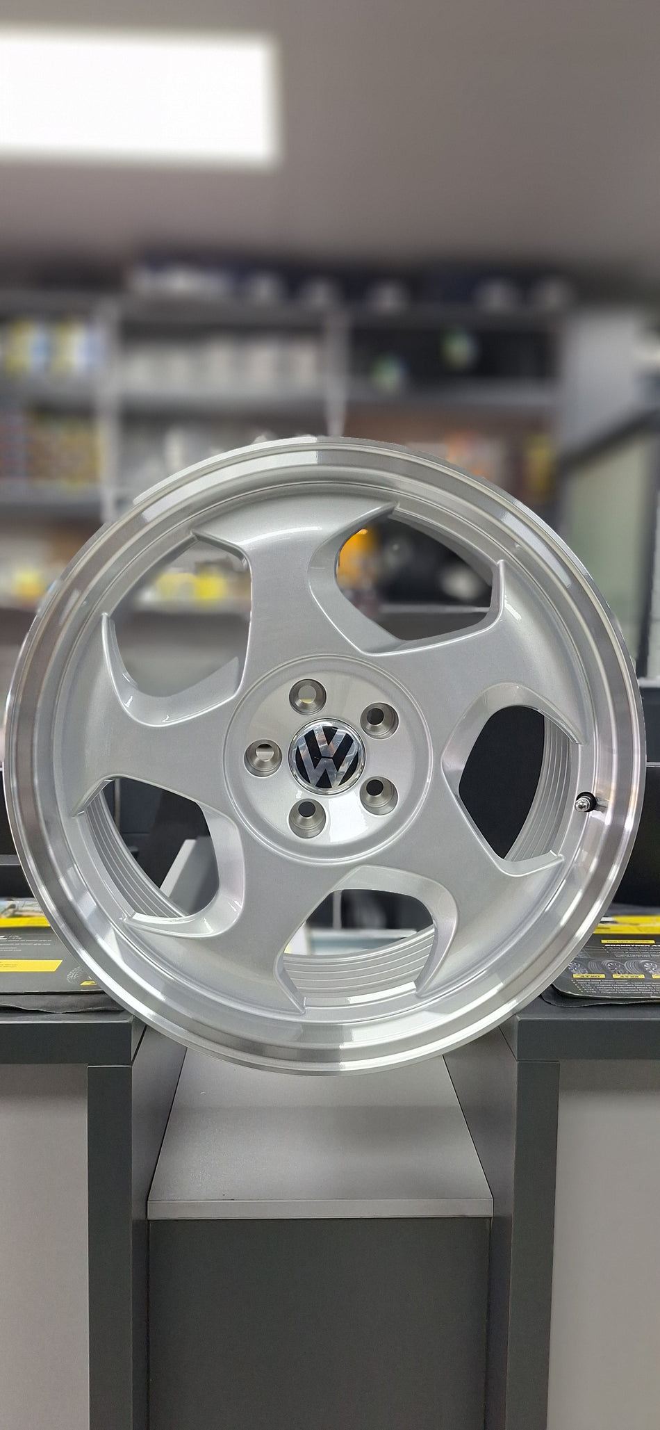 5/100/17"/17X8J/ET30 (Price Per Set)